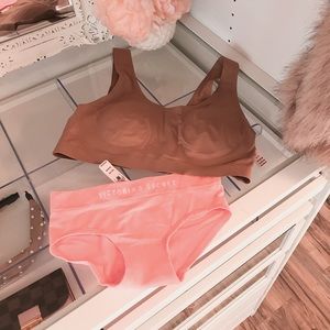 New VICTORIAS SECRET SET